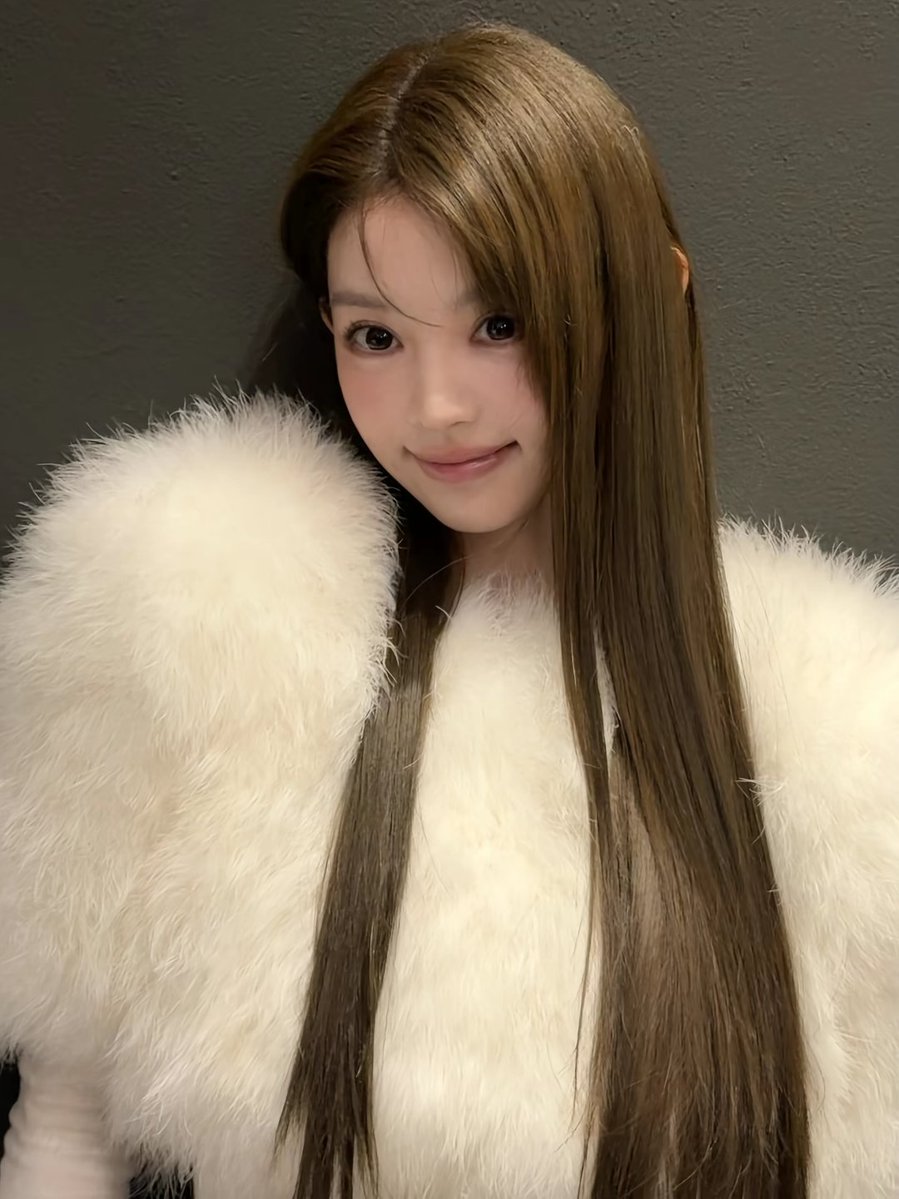 u5ygrx's tweet photo. 我想知道喜欢田曦薇的都有那些国家的，她在你们哪里的热度咋样 https://t.co/IsYbv23j5a
