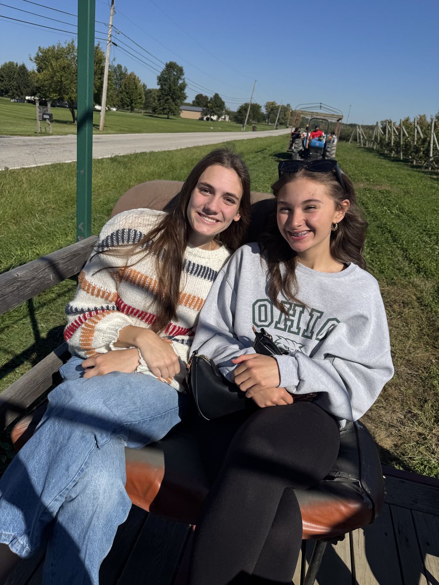 KeystoneFcs's tweet photo. Apple picking 🍎 https://t.co/bwEtuXKMtZ