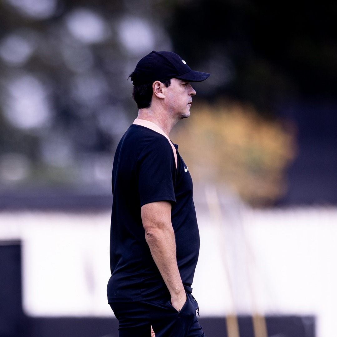 _sccpnews's tweet photo. ⚫⚪ | No treinamento do Corinthians realizado ontem, o técnico Fernando Diniz fez testes na estrutura tática da equipe. O meia-atacante Rodrigo Garro foi testado na função de volante, atuando ao lado de Raniele.

Por sua vez, o volante de origem André Luiz trabalhou aberto pelas pontas direita e esquerda durante as atividades.

📰 | ESPN Brasil
📸 | Agência Corinthians