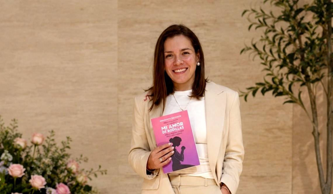 RevistaHyC's tweet photo. #Casa2 "Cuando uno deja de buscar culpables y permite que el Señor examine su vida, empieza una verdadera transformación. Entendí que Dios no quería restaurar solamente mi matrimonio; primero quería restaurarme a mí": Alexandra Gómez. https://t.co/Q0vfYkRVOW