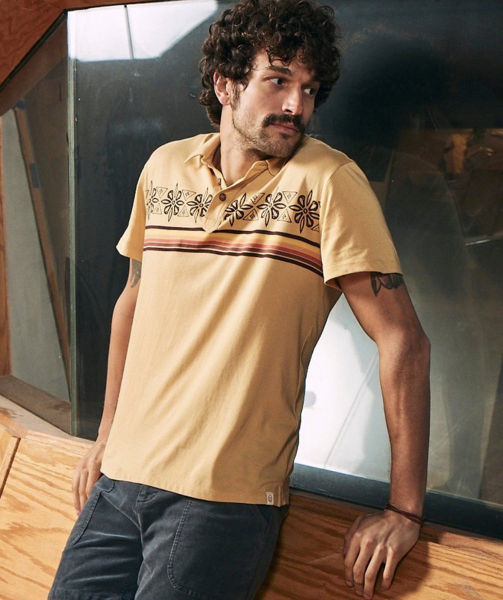 bellaohp's tweet photo. him in yellow https://t.co/cy2MC6Bm6Y