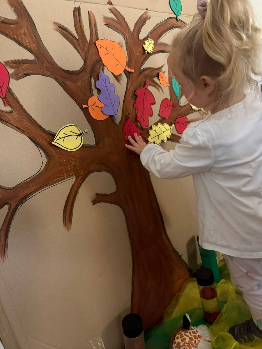 BloomCCFun's tweet photo. ๐ Autumn creativity at Bloom Aintree!
๐จ Our children explored seasonal colours through painting, imagination and fun. ๐โจ
#BloomAintree #AutumnFun #CreativeKids #EarlyYears #LearningThroughPlay https://t.co/pgnLN6iJAp
