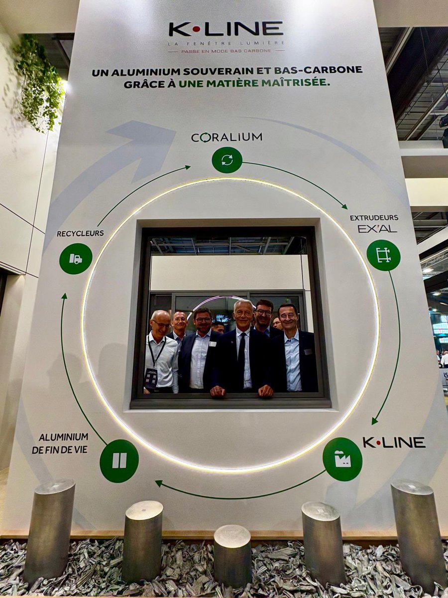 PatrickMartin_1's tweet photo. Au salon @BATIMAT, au contact de ceux qui font.

Des entreprises qui innovent, décarbonent, recyclent et produisent en France : des échanges très concrets avec Guillaume de Göys et les acteurs de la filière aluminium.

Heureux d’avoir inauguré le stand de la @FFBatiment aux côtés de son président Frédéric Carré et du ministre Serge Papin. J’y ai rappelé combien le bâtiment est essentiel à l’emploi des jeunes et à notre capacité à répondre à la crise du logement.