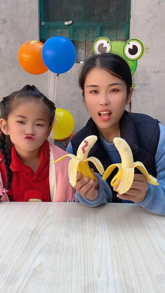 AdahPascoe2cmn's tweet photo. Hoy jugamos a adivinar frutas con mis hijos  Risas y diversión garantizadas en cada descubrimiento!， https://t.co/6xN5slMmp5