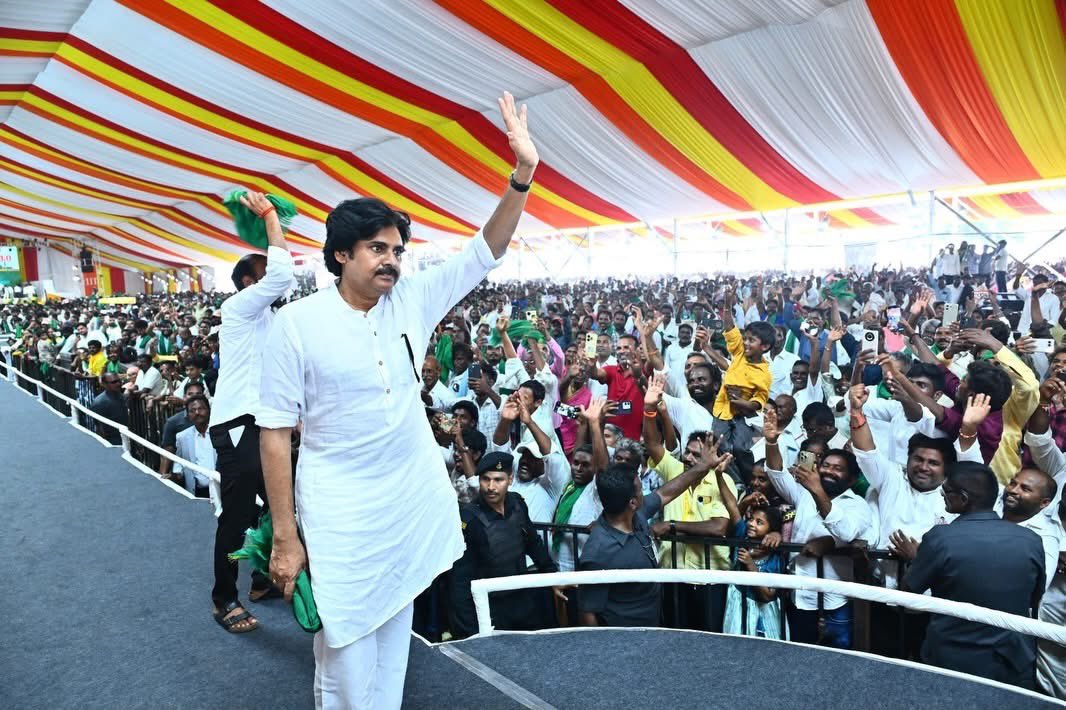 anjaneshkarumu2's tweet photo. అభివృద్ధి పనుల్లో ప్రజల భాగస్వామ్యం, పర్యవేక్షణే కీలకం!
@JanaSenaParty
@PawanKalyan
@APDeputyCMO
#PallePanduga #APTowardsGramaSwaraj
#APRuralDevelopment https://t.co/8i2dm4glTk
