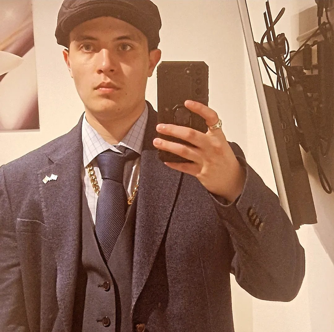 CharlieCarr739's tweet photo. I love wearing suits. Who wants to see? https://t.co/ytQ0GdmFI6