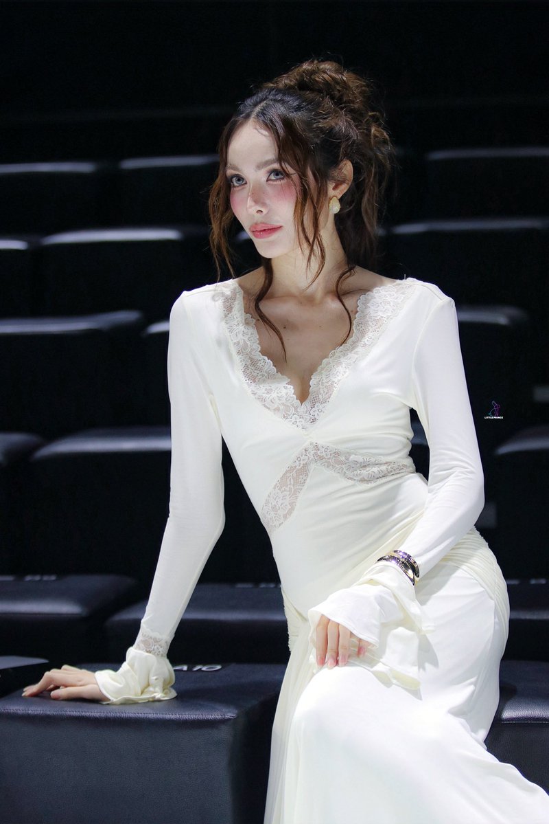 littleprince_21's tweet photo. หวังว่าจะได้มีโอกาสได้ไปถ่ายรู���ชาล็อตที่งาน Fashion Week หลายๆ งานเลยนะ 🤍🐰 @itscharlotty ✨

PRECIOUS TIME CHARLOTTE29
#ชาล็อตออสติน #CharlotteAustin https://t.co/qE41FeLzmH