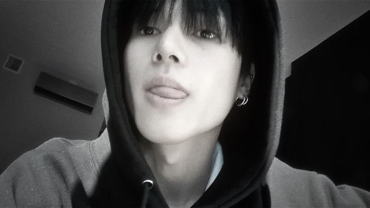 8tz_woo0's tweet photo. 어제 하루도 수고 많았어 우영아
오늘도 으쌰으쌰 화이팅하자🖤
항상 빛나줘서 고마워~
난 오늘도 내일도 모래도 우랑해! https://t.co/goQuZRGiI8
