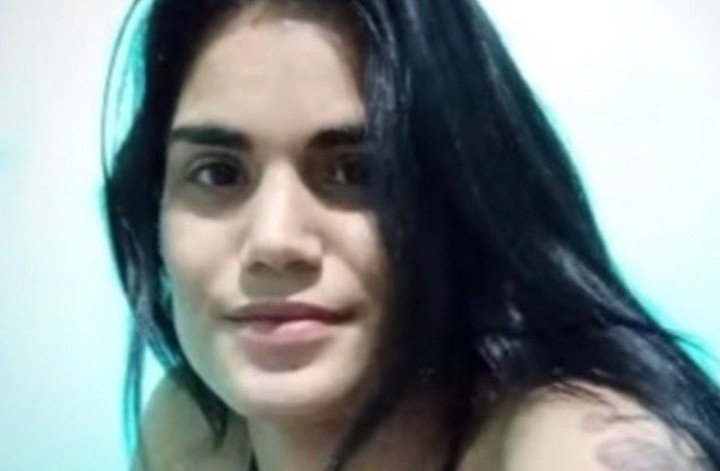 Libertad12021's tweet photo. 🇨🇺 Mayelín Rodríguez Prado tenia 21 años cuando fue condenada a 15 años de privación de libertad  por grabar unas niñas agredidas por los esbirros de la dictadura en una manifestación en Nuevitas y publicarla en las redes sociales. No podemos dejarla sola. Exijo su liberación inmediata.