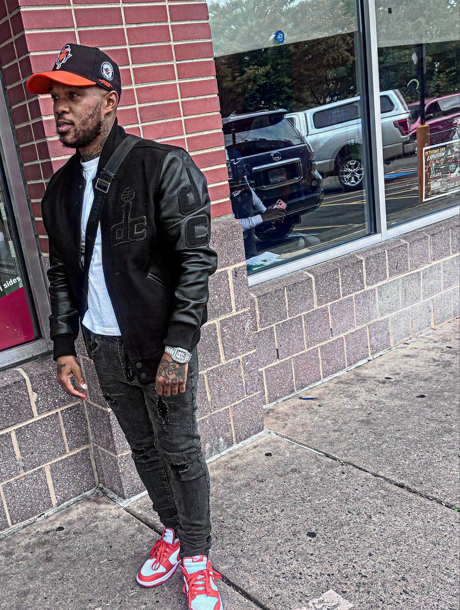 FameDaMayor's tweet photo. WE DONT SCREAM FREE DA GUYS WE SCREAM FREE DA MOB CUZ DA GUYS BE TELLIN #FAMEFREE #IMBACK ππβοΈβπ₯ https://t.co/wvEJMI7WdC