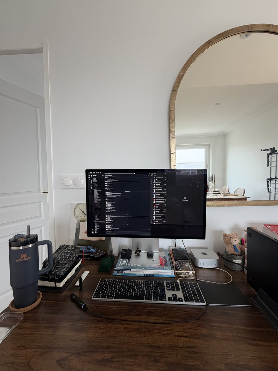 alexmamyy's tweet photo. as simple as that https://t.co/Ba4xqdeJoG