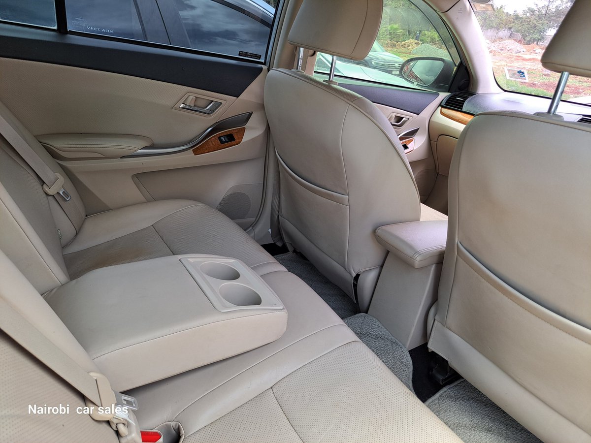 MackenzieAlesk's tweet photo. Toyota  Premio  // 2014 model // 2000cc  

Keyless ignition  // Powered seats  // Multifunctional steering  // neat biege interior  // fog lights  // accident free  

Asking Price  1,680,000ksh negotiable upon viewing 
Trade-in accepted  
Contact Alex 0704-342252 

#toyota #toyotapremio #carsonsalekenya #nairobicarsale
