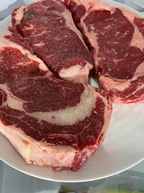 SamaHoole's tweet photo. Carnivore is hard to get your head round for one reason: it works by doing the reverse of every piece of advice you've had since school.

- Told to eat less fat. Eat the fat.
- Told to trim the steak. Buy the cap.
- Told to eat 5 a day. Eat 0.
- Told to eat little and often. Eat twice, a lot.
- Told to count calories. Never count again.
- Told to have breakfast. Skip it until you're hungry.
- Told to eat wholegrains for energy. Grain is the thing draining it.
- Told to watch the cholesterol. Eat 6 eggs.
- Told fibre keeps you regular. The gut calms down without it.
- Told to swap butter for oil. Swap the oil for butter.
- Told to snack on fruit. Snack on nothing, because you're not hungry.
- Told you need variety. Eat the same thing and thrive.

Every single line of the leaflet, turned round, and the body says thank you.

You don't have to understand it. You just have to do it for 30 days and watch the leaflet lose.

The advice was never wrong by accident. It was wrong the whole way through, and consistency is a kind of proof.