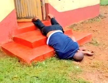 MulongoBabiry12's tweet photo. @byakutaga_99923 Ok Afenda waragi 😅 https://t.co/ECfIqn94Tz