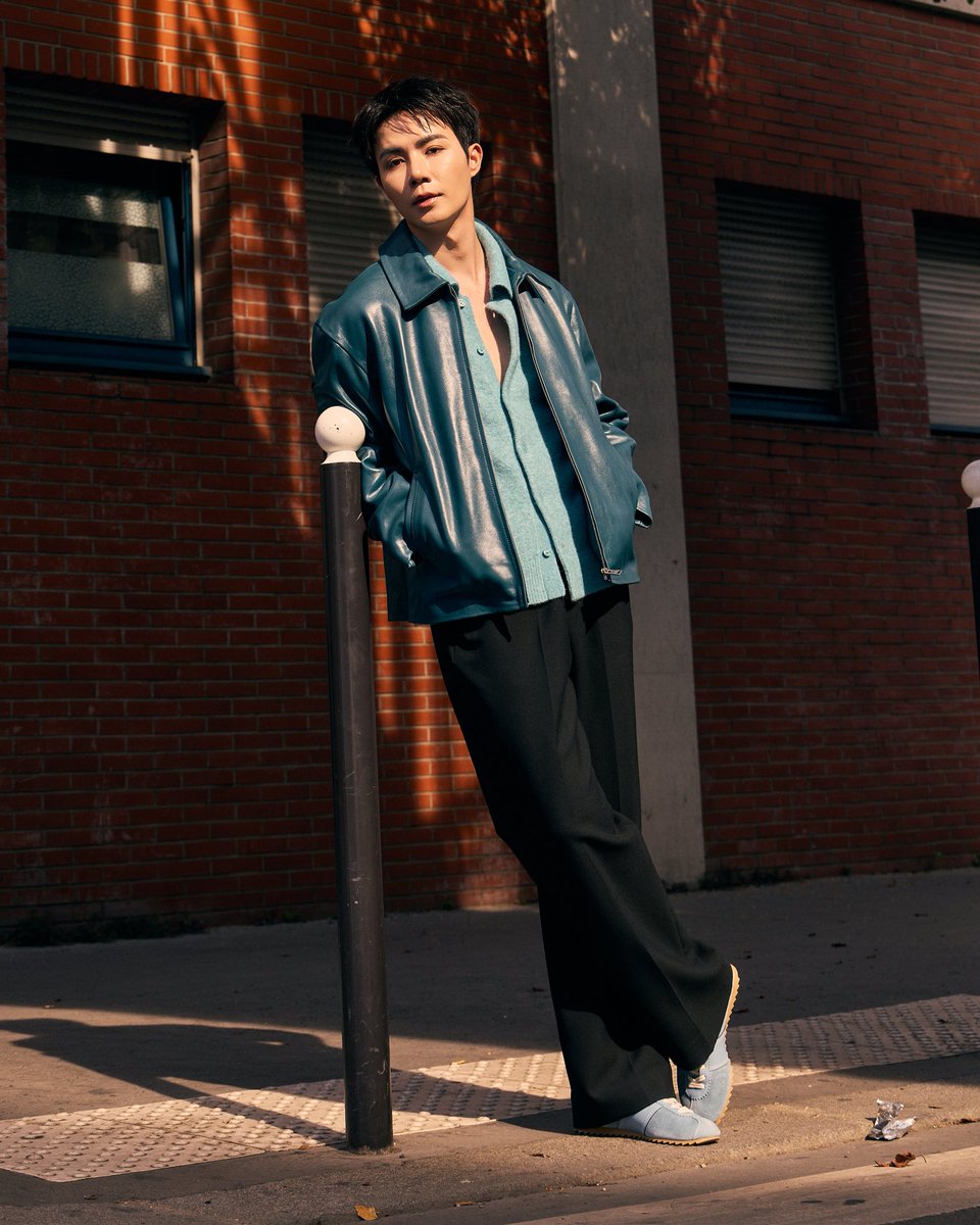 mintmag_th's tweet photo. เท่ไม่มีหยุด! เสิร์ฟความหล่อชัดๆ ของหนุ่ม #ซีพฤกษ์ ที่มาร่วมชมพรีเซนเทชั่น SANDRO นำเสนอ Spring/Summer 2027 ที่จัดขึ้นในวันนี้ ณ กรุงปารีส ฝรั่งเศส โดยหนุ่ม ‘ซี‘ ยังมาในลุคใหม่เรียบหรูโทนสีโดดเด่นสไตล์ปารีเซียง 💚

ZEE PRUK PFW 2027
#SANDROxZEEPRUK
#Sandro #SandroParis
#ZeePruk
#MintNews