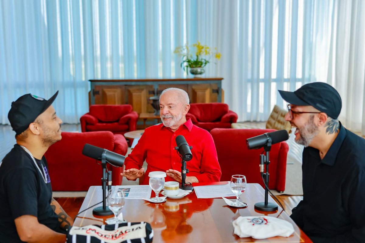 DesceALetraShow's tweet photo. Domingo é @LulaOficial

(Foto do @ricardostuckert) https://t.co/SHSKku0XGo