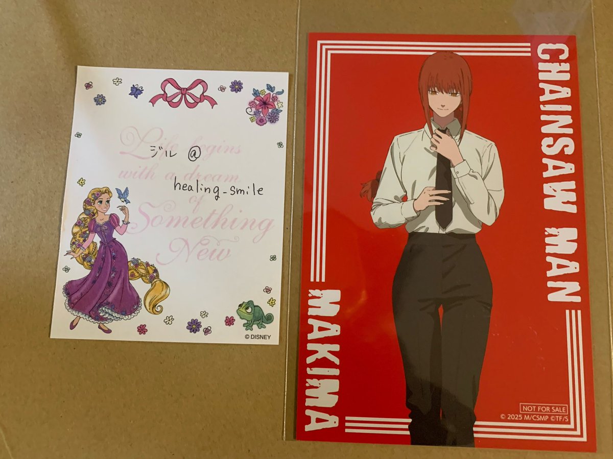 healing_smile's tweet photo. 【交換】チェンソーマン POP UP SHOPブラックコーデ 新宿マルイ アニメイト

譲: パワー　レゼ　マキマ

求: 
缶バッジ▶︎ アップアキ
特典▶︎ 同種アキ、決まり次第ブラックコーデアキ
ステッカー▶︎ ブラックコーデアキ 缶バブラックコーデアキ(アップ)

レゼは2点以上の交換でお願いします。 https://t.co/vts6uOkHXJ