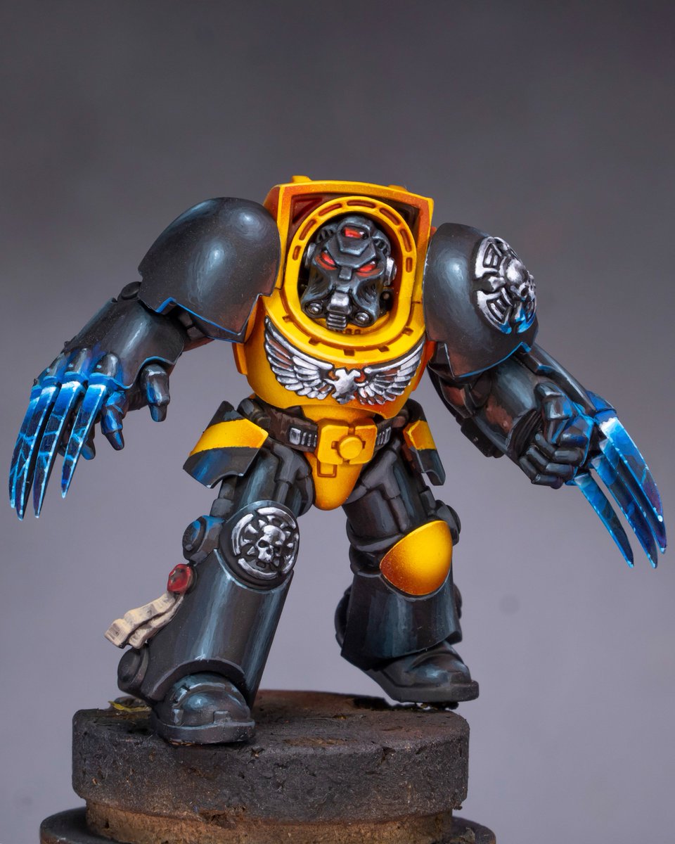 theminiaturista's tweet photo. Scytes of the Emperor work in progress! Now i must to figure out what is the best base for him. I was not sure about the claws but i think they look good
.
.
#warhammer40k #gamesworkshop #warhammer #paintingwarhammer #warhammercommunity https://t.co/Tj7zJ9TbbG