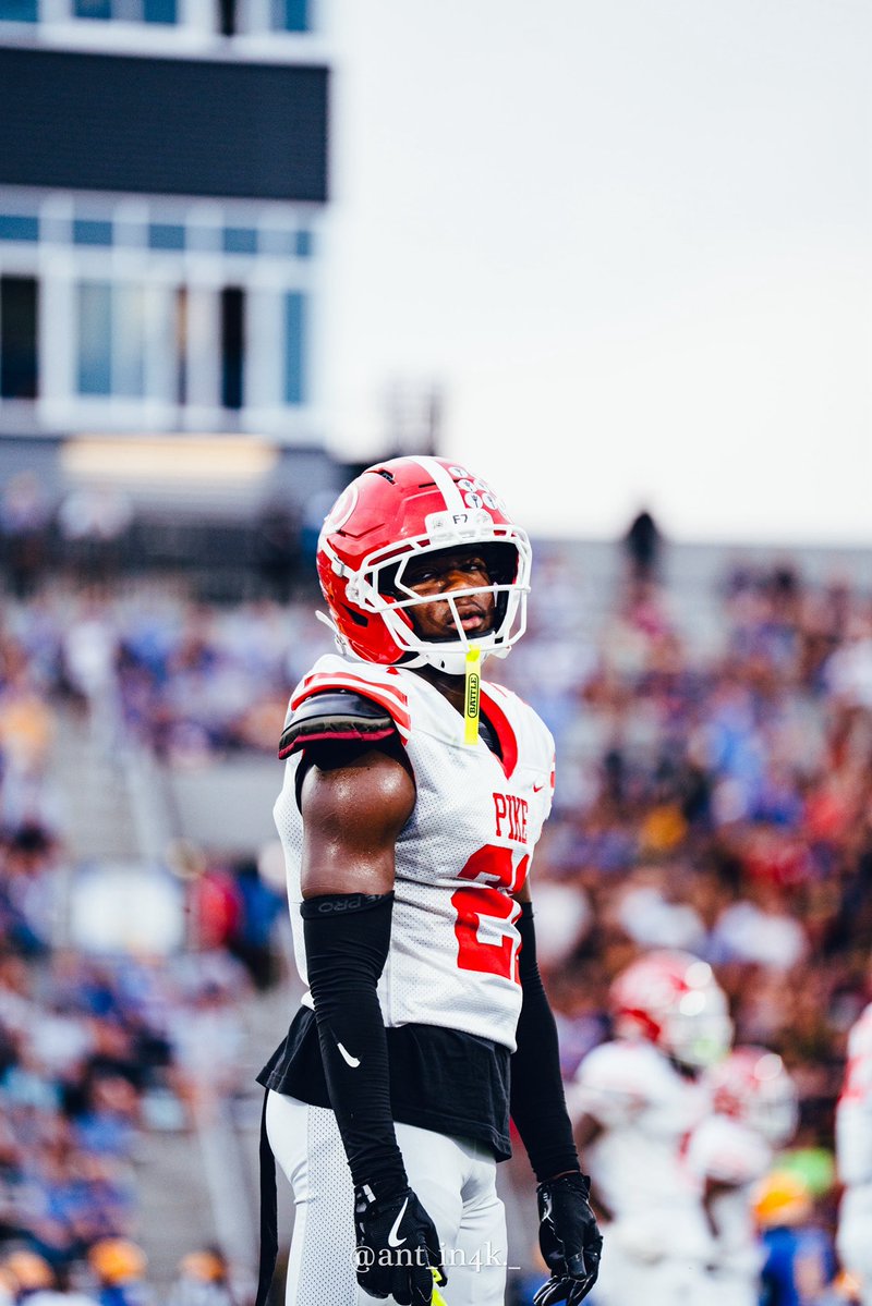 JaylenGriffin21's tweet photo. MID SZN FILM 2027 Cb/ATH
#1 returner in 6A
6 Pbu
2Tfl
lint
Explosive Film
Film link ⬇️⬇️⬇️
https://t.co/67L6gTSuIq

@IndianaPreps @IndyWeOutHere @KyleNeddenriep @Bryan_Ault @coach_brevard https://t.co/LxW9ohIdmp