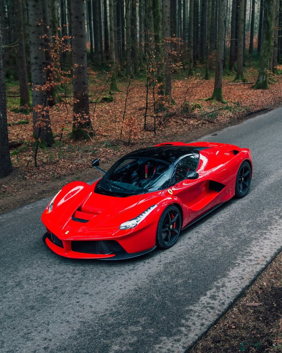 ApexDistrictX's tweet photo. • Ferrari LaFerrari https://t.co/wzrfzQwdES