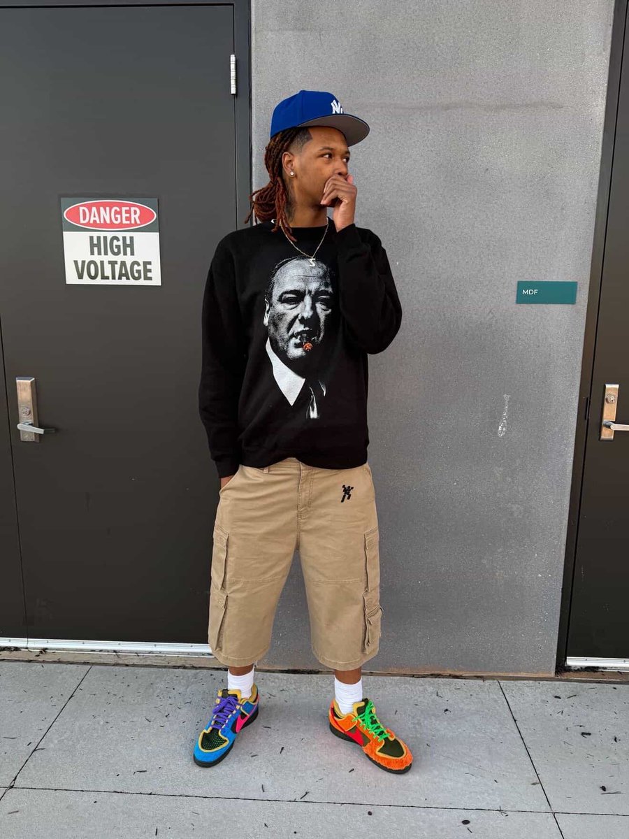 icymembers's tweet photo. dead fresh in @wearicy #wearicy #fitpic #ootd #streetwear #clothingbrand https://t.co/TMpqqTvYfS
