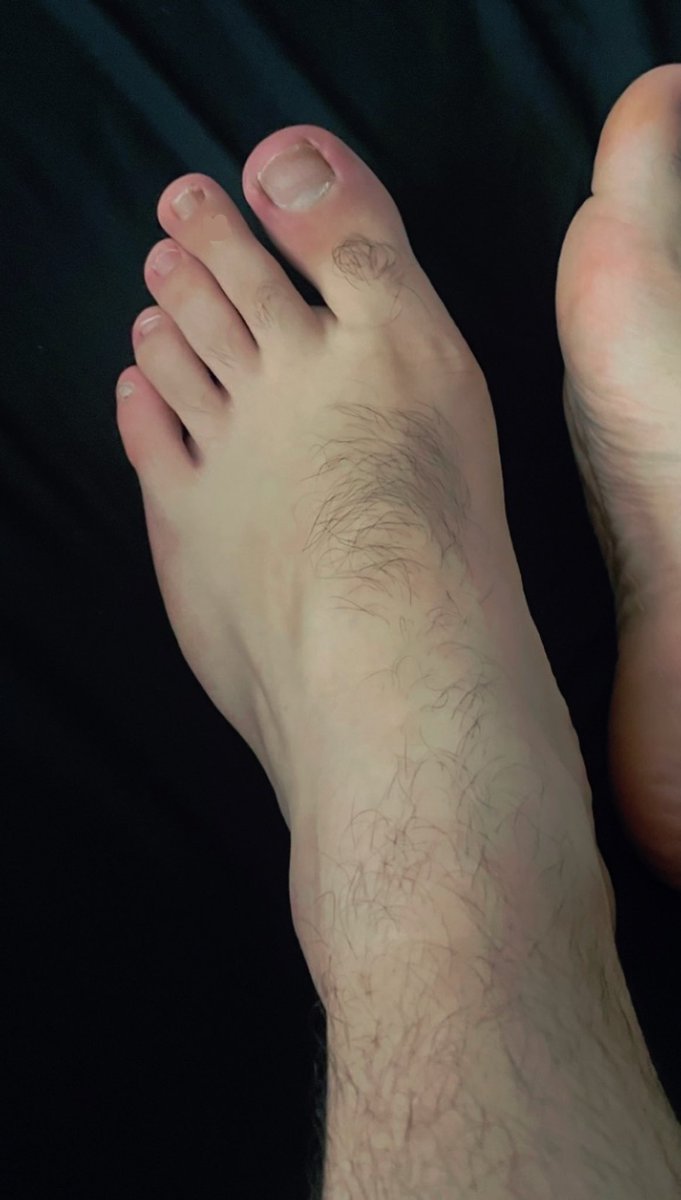 HairyArabM7azw's tweet photo. حط السانك بين كل اصبع ومص بصوت عالي👅💦🔥

#master #arabdom #alpha #malefeet #feet #slave #feetfetısh #feetworshi̇p #socks #hairy #dom #arab #feetsub #sub https://t.co/y5w4wBToZZ