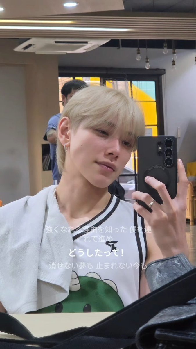 Jeju_nyeon's tweet photo. แฟนคลับถามถึงผมบลอนที่ลงในสตร
🦖: เหม่ยตู! มันคื���แอปเหม่ยตู ขอโทษ! มันคือเหม่ยตูนะทุกคน

/แล้ววันนั้นหวีดกันเกือบตาย ว่าแต่อู๋ไม่สนใจทำจริงๆ หรอคับ หล่อน้าาา 
#ต้าห์อู๋ #DAOU #oueiija https://t.co/YR7f7ys65o