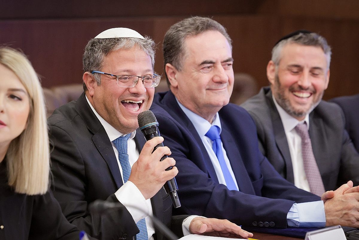 MarioNawfal's tweet photo. 🇮🇱🇵🇸 Ben-Gvir is gunning to be Israel’s next DEFENSE MINISTER and laying out his sinister agenda:

-Ending a policy of containment.
-Getting Palestinians to leave Gaza and the West Bank.
-Disarming the Palestinian Authority and arresting its senior officials.
-Changing open‑fire regulations so soldiers have more legal backing.
-Opening elite IDF units, including Unit 8200, to the entire population.

TLDR: Continue the Palestinian genocide and steal their land.

Source: @wfwitness on TG, Times of Israel / Writer: Marie
