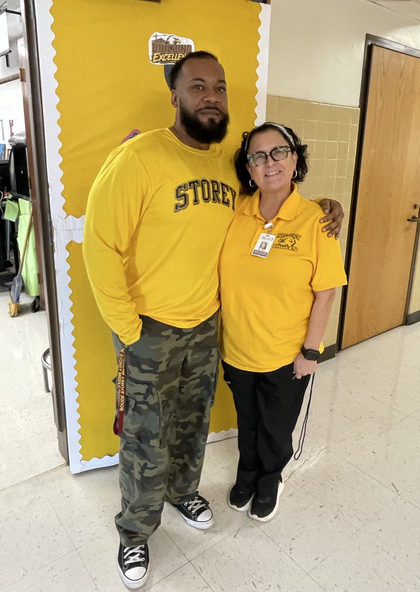 BStoreyMS's tweet photo. Today, Eagles wore GOLD in solidarity with people across the country in the fight against childhood cancer. ๐๐๏ธ
#TeamIzzy #ChildhoodCancerAwareness #GoGold #BuildingaStoreyofExcellence๐ฆ
#FightChildhoodCancer https://t.co/B1k5RsE1mJ