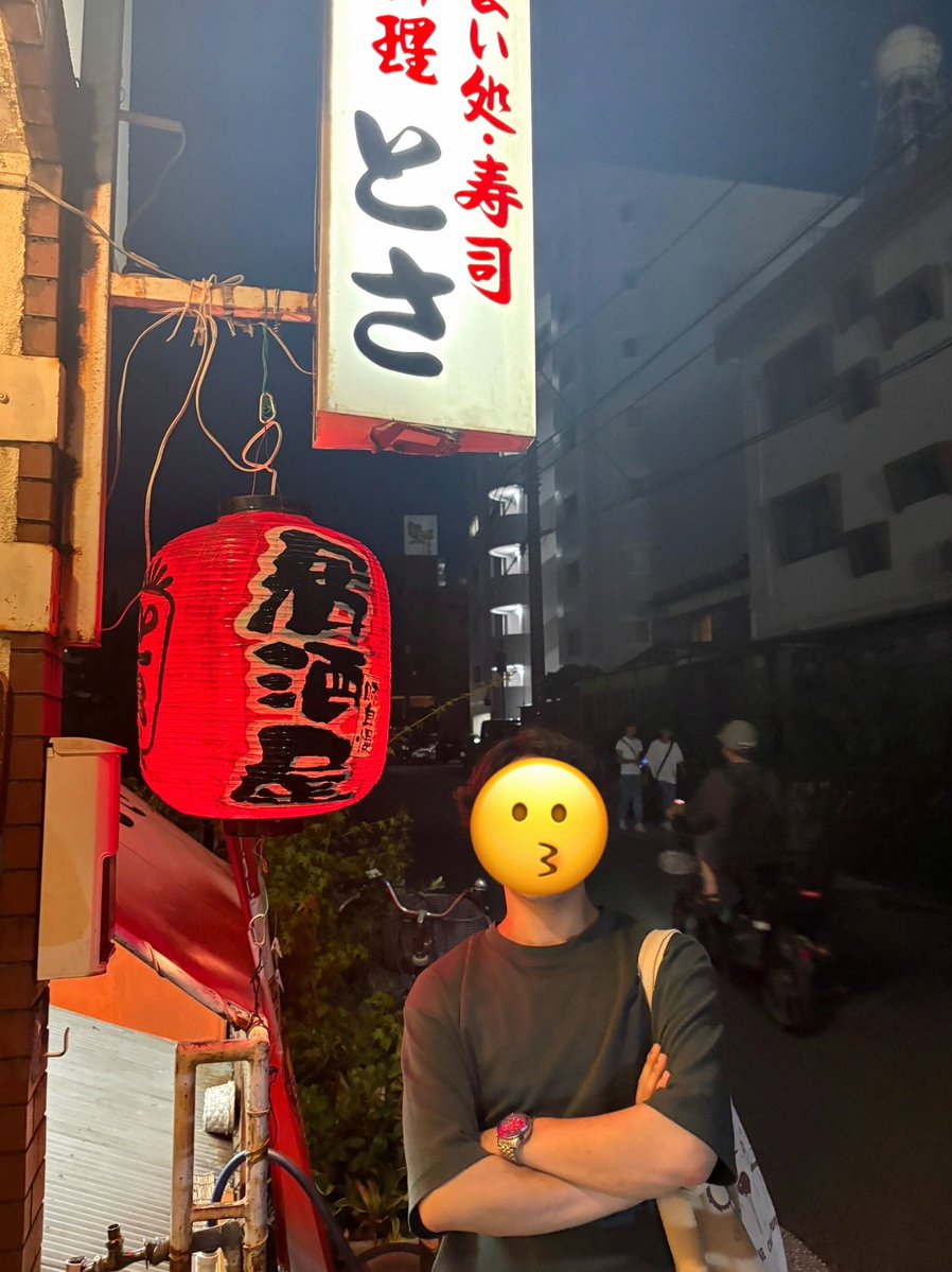 GumusMintaz's tweet photo. 土曜の昼下がり、外は雨音がするけど、部屋はしんと静か。深夜の眠れない時間が、ひとりの時間が、こんな感じで、急に降ってくる。 https://t.co/trcwpQ6xK2