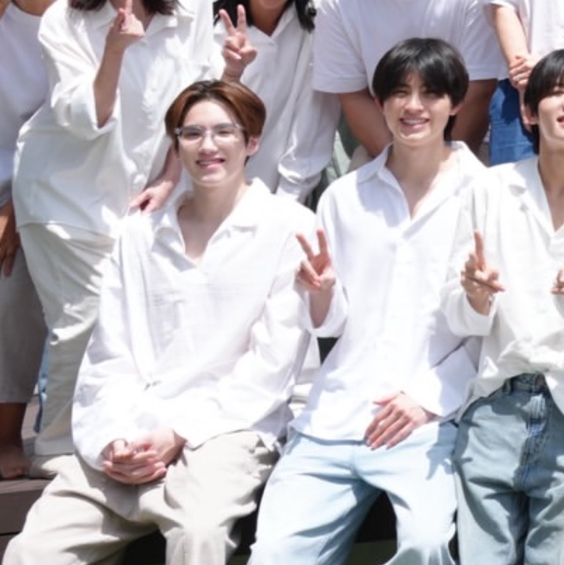 hianwtp's tweet photo. ครับพี่อันนี้ภูเอข้างกันของจริงว่ะไอบ้า😭😭💖💖 https://t.co/90t9ExazXM
