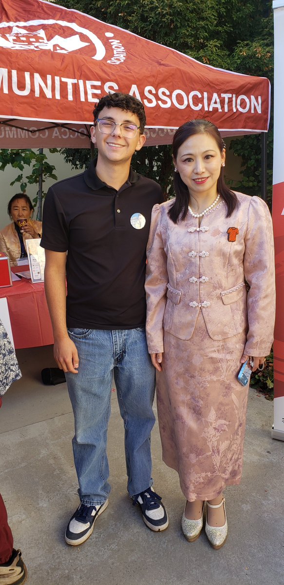 SamuelFRobson's tweet photo. It was great to go to the OCCA Mid Autumn Festival! It was amazing to see the beautiful culture and the community celebrate together! My campaign for West Kelowna School Board Trustee is continuing to be involved in our community.
https://t.co/T5ZGOCEu8b
#bcpoli
#westkelowna https://t.co/j3Nd28LCji