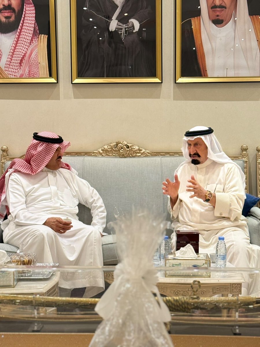 SalmanAloraier's tweet photo. تشرفنا بزيارة صاحب السمو الملكي الأمير سلطان بن سلمان بن عبدالعزيز حفظه الله. في زيارة كريمة اطمأن خلالها على صحته، وسأل عن أحواله، متمنيًا له دوام الصحة والعافية.

وقد كان لهذه الزيارة أثر بالغ في أنفسنا، و نعبر عن اعتزازنا و تقديرنا لسموه الكريم على حرصه ومشاعره النبيلة. وتعكس هذه اللفتة الكريمة ما عُرف عن سموه من قربٍ من أبناء الوطن واهتمامٍ بهم، ومشاركةٍ لهم في مختلف أحوالهم. 
حفظ الله سموه الكريم.
