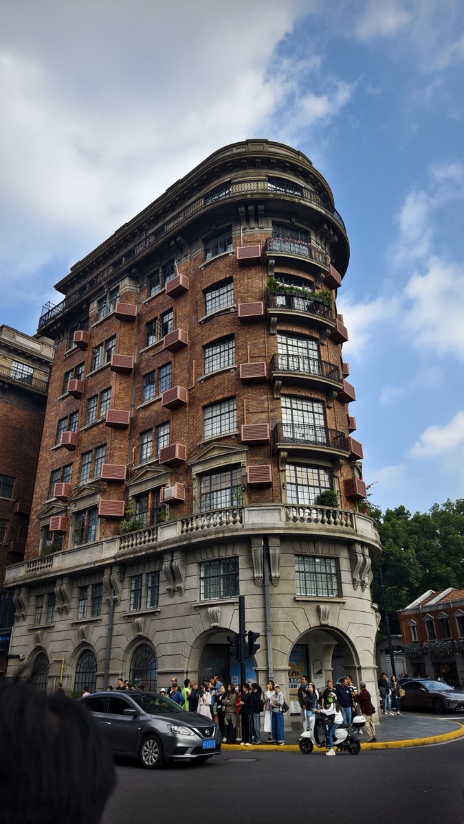 IsadoraDydg1z's tweet photo. [Hoy exploré un barrio pintoresco con cafés acogedores y calles llenas de historia  #ViajeLocal]， https://t.co/Ryo4iUYqqM