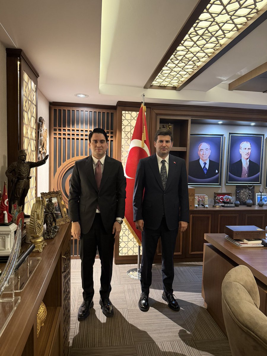 burakkilictc's tweet photo. Bizleri Ülkücü Hareketin hizmetinde yetiştirerek bugünlere getiren Ülkü Ocakları Genel Başkanımız Sayın Ahmet Yiğit Yıldırım’ı ziyaret ederek emir ve talimatlarını aldık.

Kendilerinin çizdiği istikamette, Türk gençliği için aynı inanç ve kararlılıkla çalışmaya devam edeceğiz. https://t.co/Et4ULkwr5t