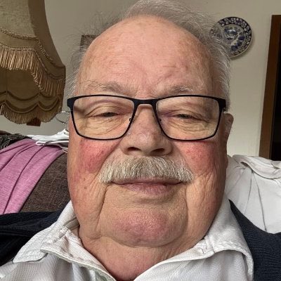 RichardEricC's tweet photo. I need a new wife
Here is my signal number
+1 230-208-3243 https://t.co/VlweL0IvDj