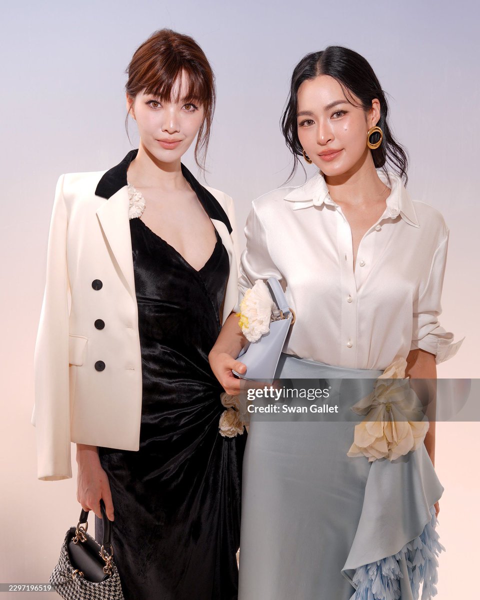 vlrp01's tweet photo. GETTYIMAGES WHOOOOOOOOOO!?
LingOrm look so beautifulllllllll 🔥💅🏻

LINGORM BA DIOR AT PFW
#DiorSummer27xLingOrm https://t.co/EyJAJgoCj7
