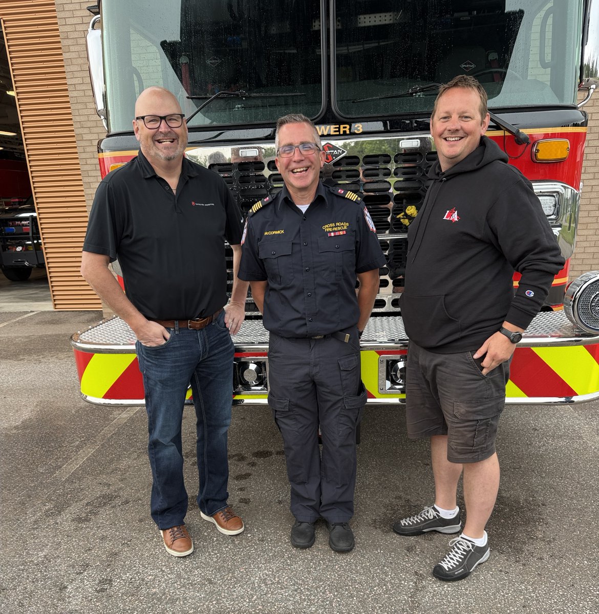 LeslieAssociate's tweet photo. Our East Coast Territory Representative, Chris, was proud to join @CrossRoadsFire for the push-in ceremony for their newest apparatus, equipped with lighting products from @WhelenEng.

Interested in upgrading your fleet?

📞 (888) 706-0160

#LeslieandAssociates #WhelenEng https://t.co/wVo5V6HxAd