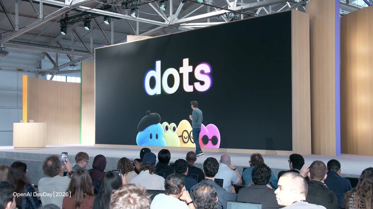 maxifirtman's tweet photo. OpenAI lanza "dots" dentro de ChatGPT, agentes personales siempre activos y proactivos para ayudarte.

Vengo usándolo hace unos días como parte de un programa de OpenAI; la diferencia con el chat normal es que la conversación es como si fuera WhatsApp y te manda mensajes el dot cuando necesita confirmar algo con vos. Los dots tienen una computadora con Linux para usar en la nube que también vos podés usar desde la app de ChatGPT para instalar apps o loguearte en sitios.

En mis primeros minutos me dio impresión. Inmediatamente tomó mi historial con ChatGPT y mi mail y sin mediar ningún mensaje ni pedido, empezó a decirme cosas revisando historial e hilos de conversación. Me encontró la solución a un bug de un cliente que todavía tenía que contestarle. Me mandó cosas como "ojo que le dijiste a X que podías a las 3 el viernes pero a las 3 le habías dicho a Y que ibas a dar el curso". En un momento me dijo "disculpá, pero para chequear, ¿fuiste vos que entraste a tu gmail desde otro dispositivo?" controlando la seguridad de mi cuenta porque le pareció "sospechoso". También se pasó a veces, sobrecomplicando las situaciones. Se lo dije, veremos si lo aprendió.

Dots funciona dentro de la app mobile y la app de desktop. A cada dot le ponés un nombre y un avatar.