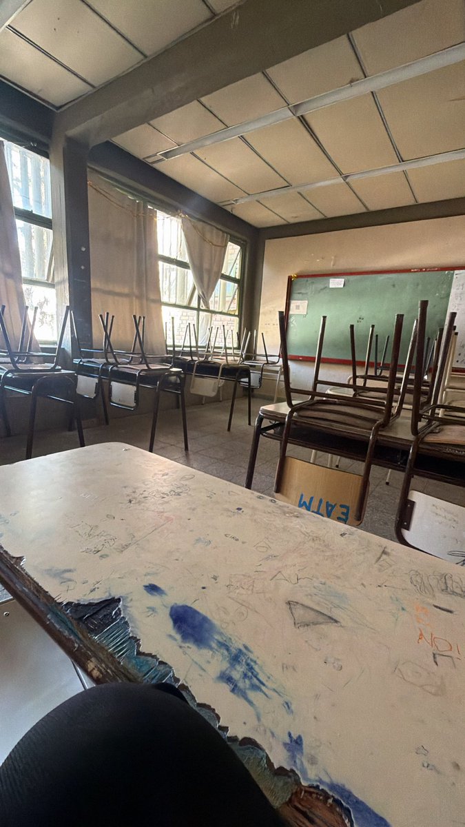 gianecode's tweet photo. Escuela🫩 https://t.co/VkTNFevVG1