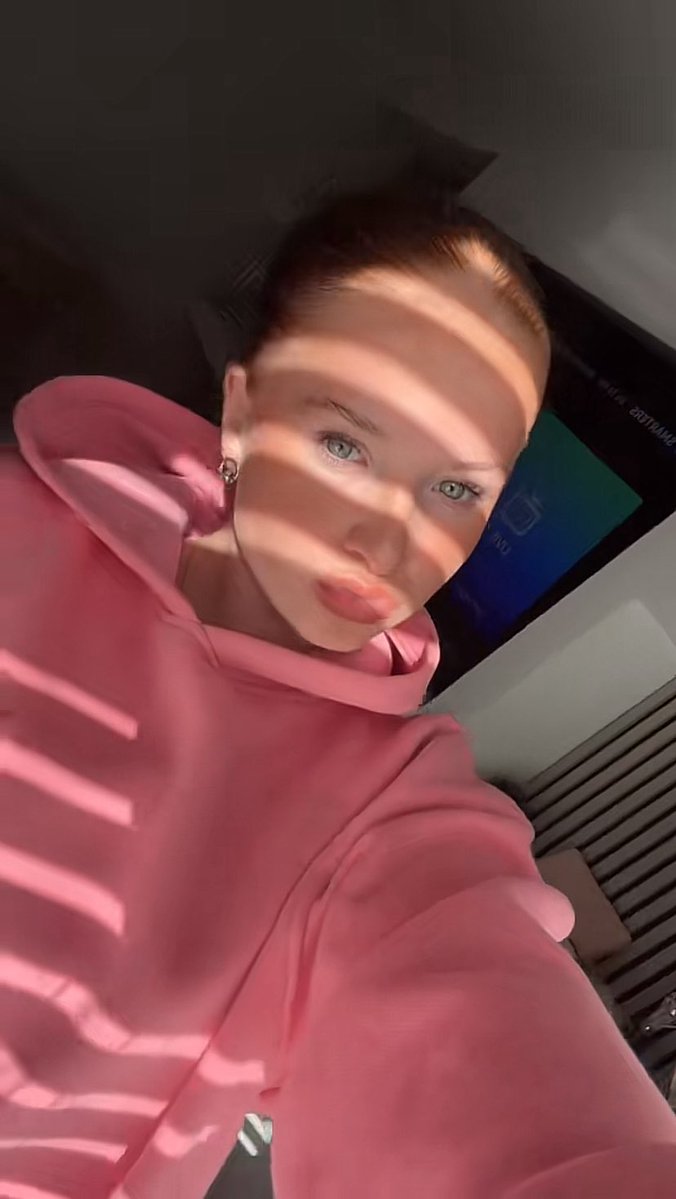 halleboylex's tweet photo. What are you going to do on this sexy face? 😏😋 https://t.co/yJRDf4hCcH