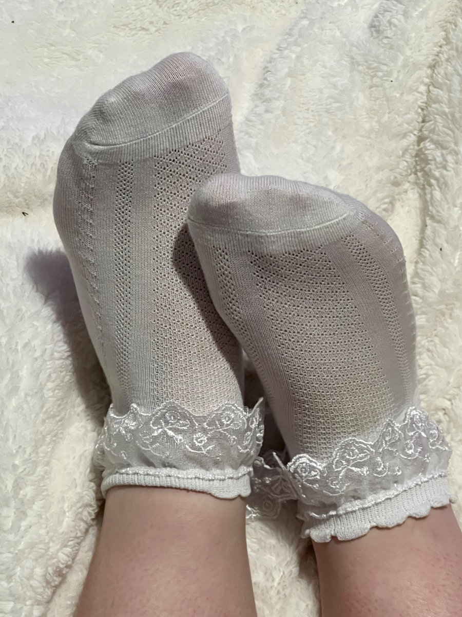 TwinklemyToesy's tweet photo. @kimikiim88 https://t.co/Z8qrmxiRsv