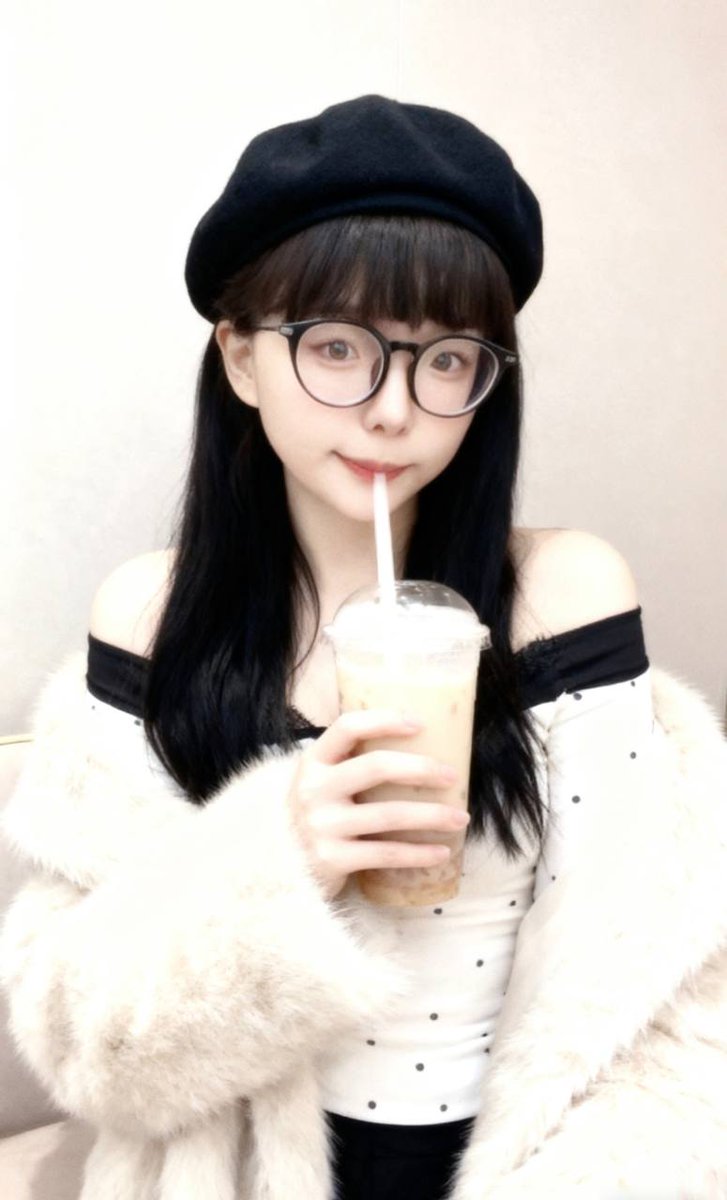 danielle84nt2's tweet photo. 男生要不要相互加QQ？

虽然我不太会聊天，但我都是来者不拒的🫣 https://t.co/xikghRRmMO