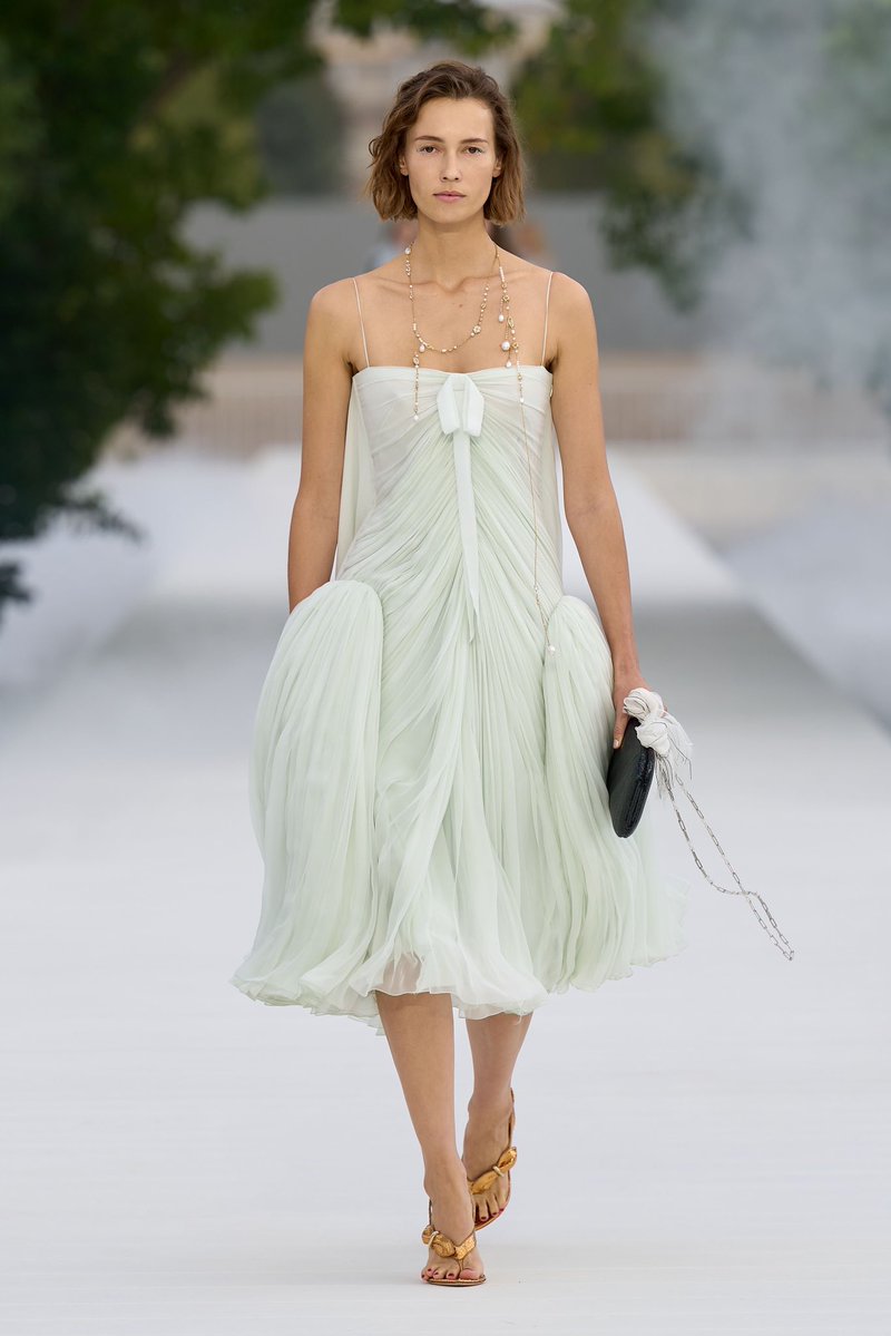 jacquemusx's tweet photo. Jonathan Anderson’s Dior SS27 perfectly encapsulates what every consumer wants from a summer collection: lightness. https://t.co/wZv08MmhMC