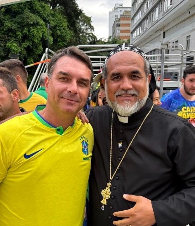 meioindep's tweet photo. 🚨ATENÇÃO: Fake News sobre Nossa Senhora sai como 'tiro no pé' e fortalece aliado de Flávio em SP

Padre Kelmon, candidato do PL a deputado federal com o número 2202, sai em defesa do presidenciável e vê campanha disparar após esquerda disseminar a mentira. https://t.co/FVk5YRZKaf