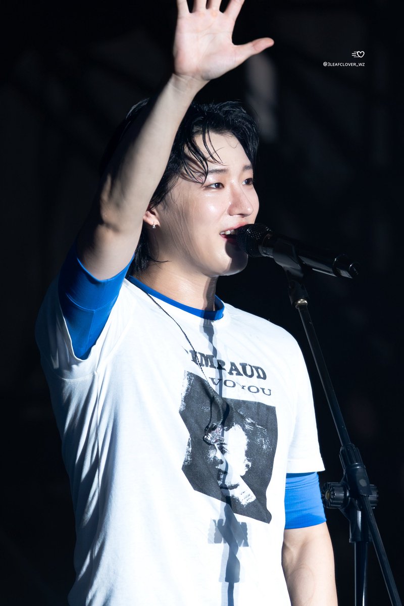 3leafclover_wz's tweet photo. 260926. KRAZY Music Festival Taipei

#WOODZ #우즈 #조승연 https://t.co/nkbkwXlK9b