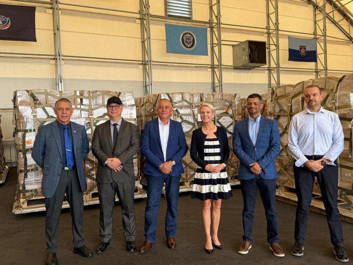 usembassysjo's tweet photo. 📦🇺🇸🇨🇷 Un avión de transporte militar C-17 de la Fuerza Aérea de Estados Unidos partió de Costa Rica con 45 toneladas de cocaína destinada para destrucción, incautada por Costa Rica con apoyo de Estados Unidos y otros países socios del Escudo de las Américas y la Coalición de las Américas contra los Carteles. 

Esta operación representa hasta más de 1,25 mil millones de dólares que quedan fuera de las manos de las redes criminales. 

🤝 Una nueva era de cooperación en seguridad da resultados contra los carteles y hace de nuestro hemisferio un lugar más seguro. 

@DEAHQ 
@DeptofWar
@Southcom
 #ÉxitosEnSeguridad