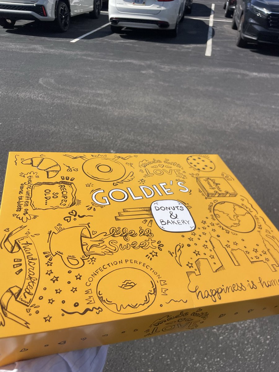 Dattakaligotla's tweet photo. Have a couple extra boxes of donuts for some kickass manufacturers. I’m at #Cleveland and should be free for the next two hours. Let me know who I should meet https://t.co/zwcSroSZgH