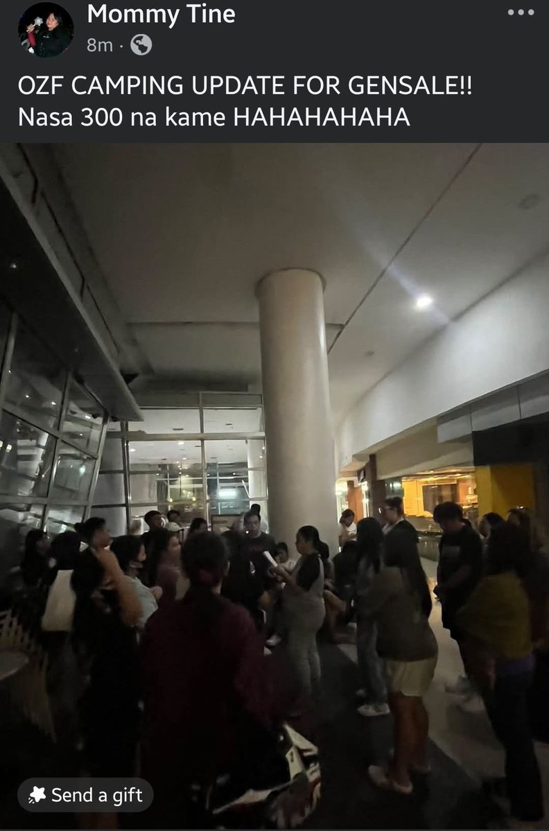 NicoleDeGuzmn's tweet photo. Happening now sa Araneta 😭 May nagca-camping na ATIN! Grabe, big respect sa mga taong ’to. Saludo talaga ako sa mga ATIN na ’to 🫡🔥 https://t.co/3q0EmvjDQu