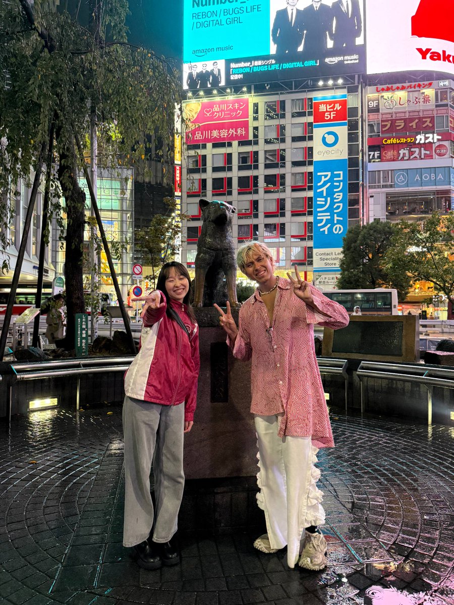 ConejoCapital's tweet photo. tokyo is the only city in the world where you can take a photo with the statue of a dog &amp; @mikanand3 https://t.co/sBKYdbkMXN